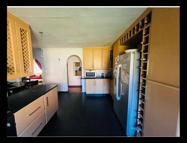 4 BEDROOM HOUSE FOR SALE IN THE REEDS